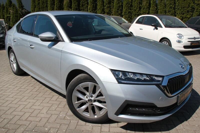 Silber Gebraucht 2021 Skoda Octavia Ambition Limousine | 16.490 € (Superpreis) - Bild 1/4