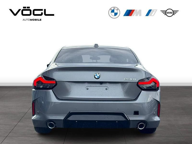 Neu BMW 230 M Sport 245 PS (180 kW) 2025 Skyscraper grau Coupé