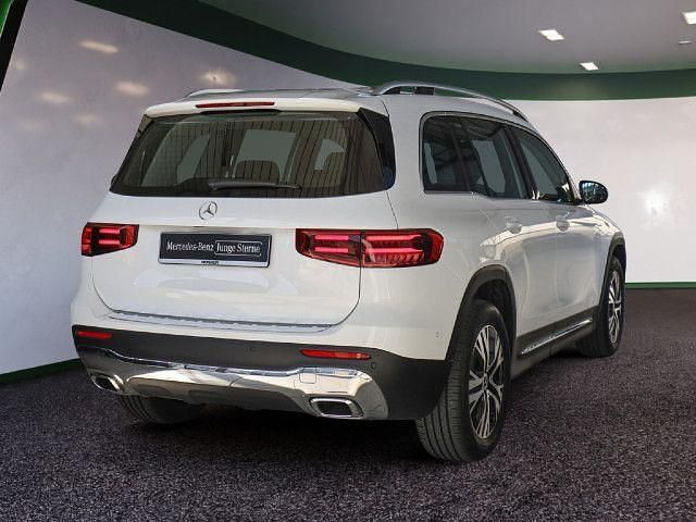 Gebraucht Mercedes GLB200 Advanced 150 PS (110 kW) 2023 Weiss / polarweiß SUV