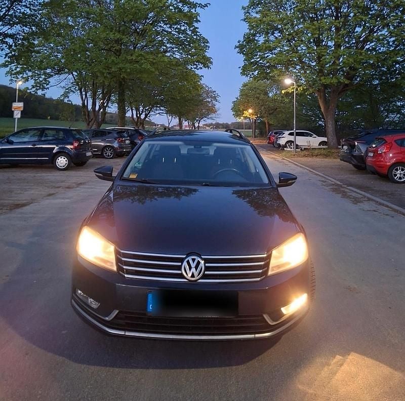 Usata VW Passat 140 CV (102 kW) 2013 Blu Station wagon