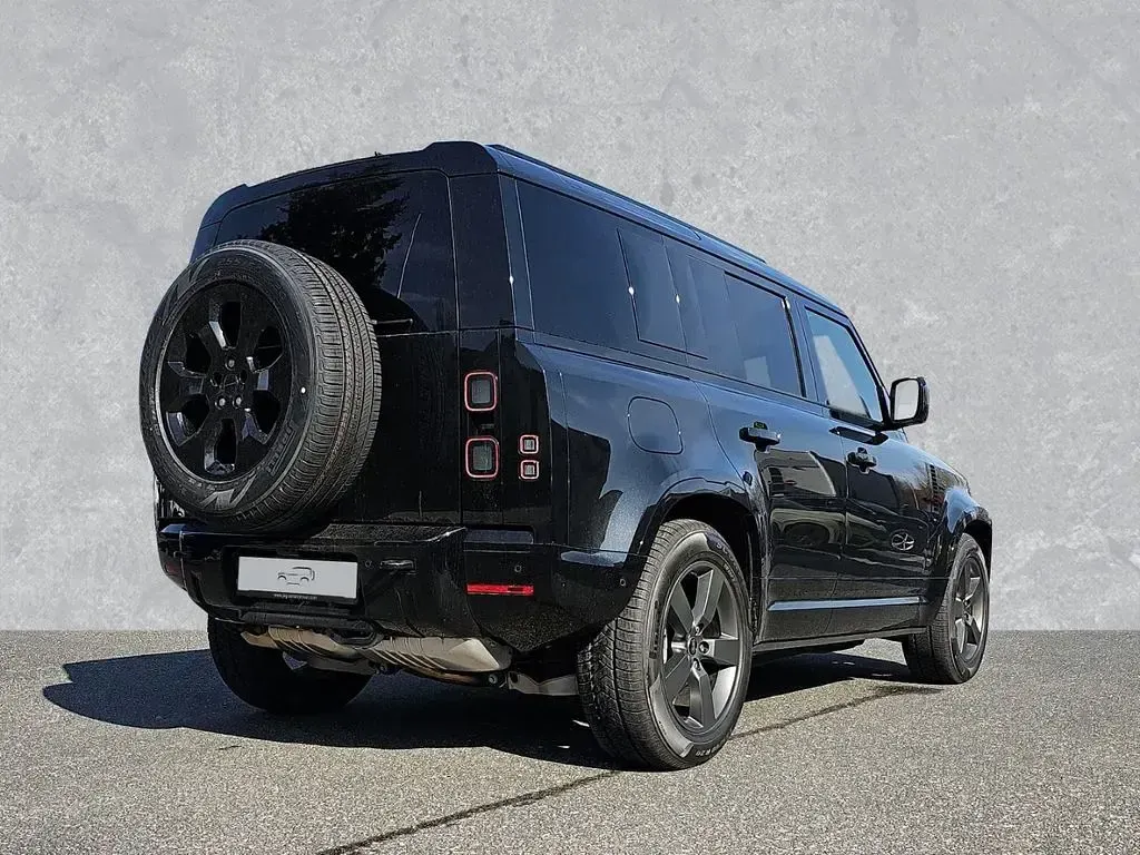 Gebraucht Land Rover Defender SE Dynamic 250 PS (183 kW) 2026 Schwarz SUV