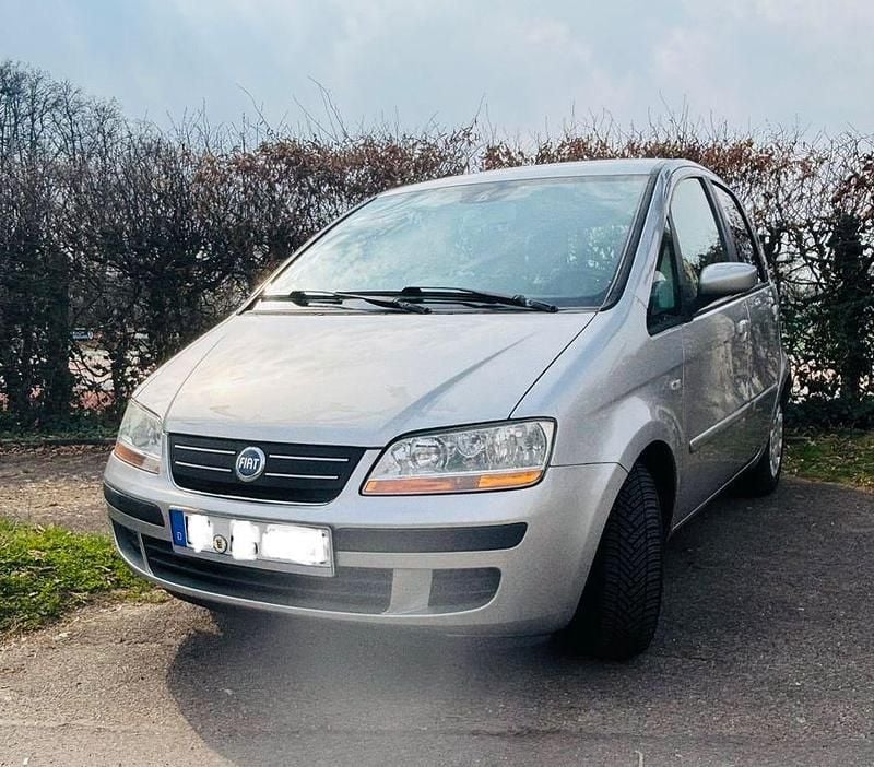 Gebraucht Fiat Idea Active 95 PS (69 kW) 2005 Silber Van / Kleinbus