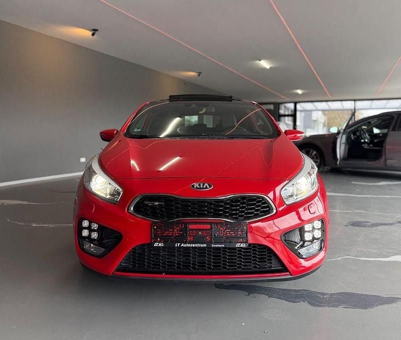 Gebraucht Kia ProCeed GT-Track 204 PS (150 kW) 2013 Rot Kleinwagen