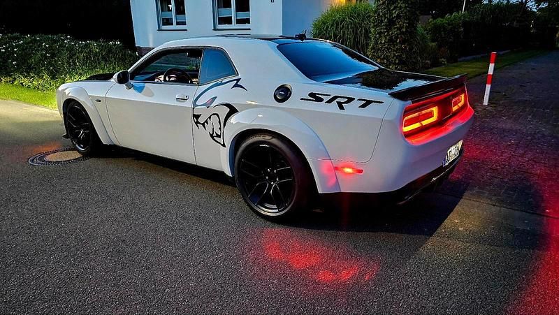 Weiß Gebraucht 2021 Dodge Challenger Coupé | 29.800 € (Superpreis) - Bild 1/4