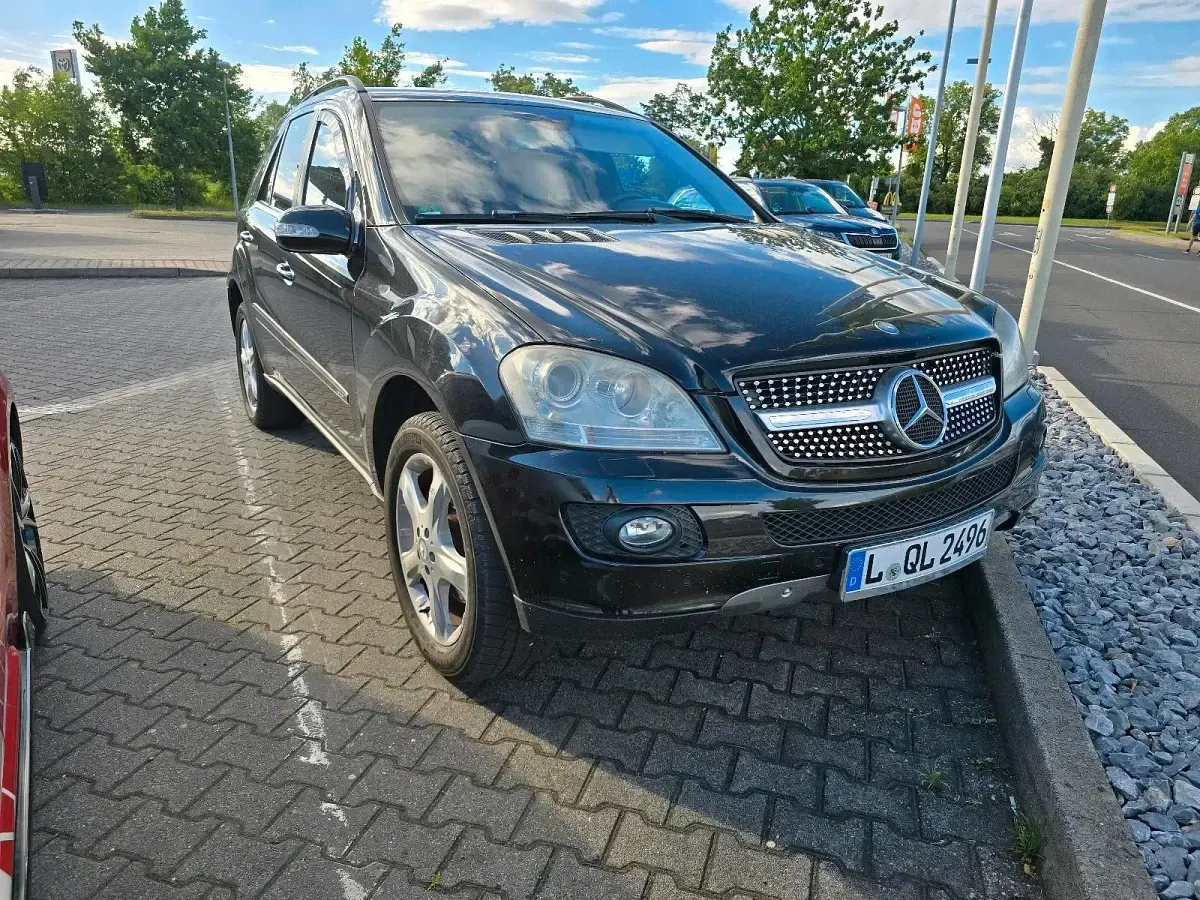Gebraucht Mercedes ML300 190 PS (139 kW) 2007 Schwarz SUV