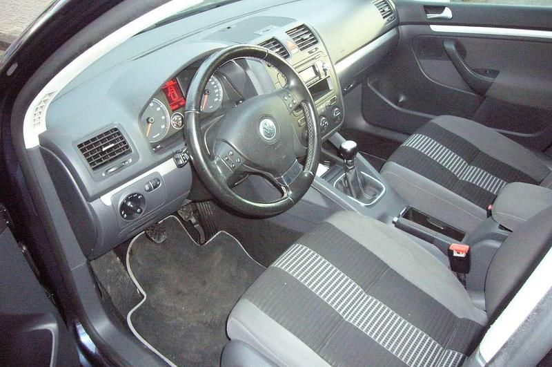 Gebraucht VW Golf VI United 140 PS (102 kW) 2008 Grau Kleinwagen
