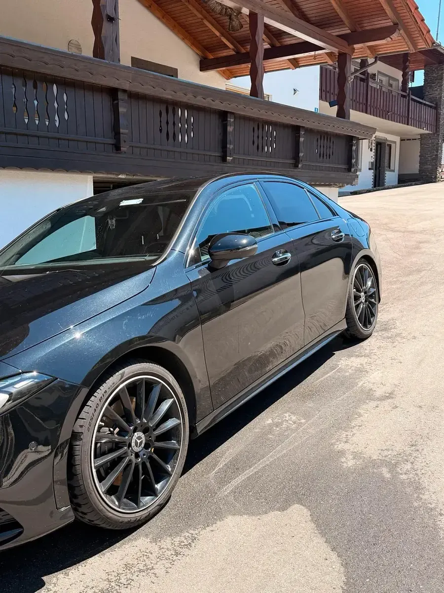 Gebraucht Mercedes A250 AMG line 224 PS (164 kW) 2019 Schwarz Limousine