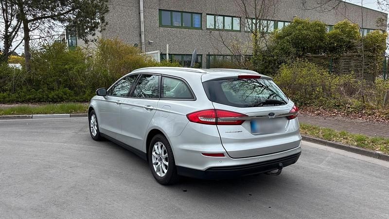 Gebraucht Ford Mondeo 150 PS (110 kW) 2019 Silber Kombi