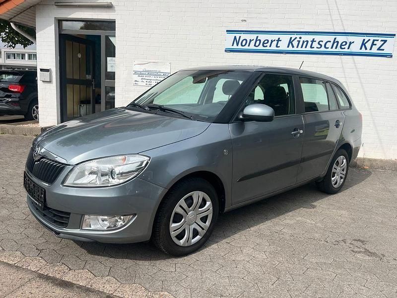 Grau Gebraucht 2013 Skoda Fabia Ambition Kombi | 6.999 € (Fairer Preis) - Bild 1/4