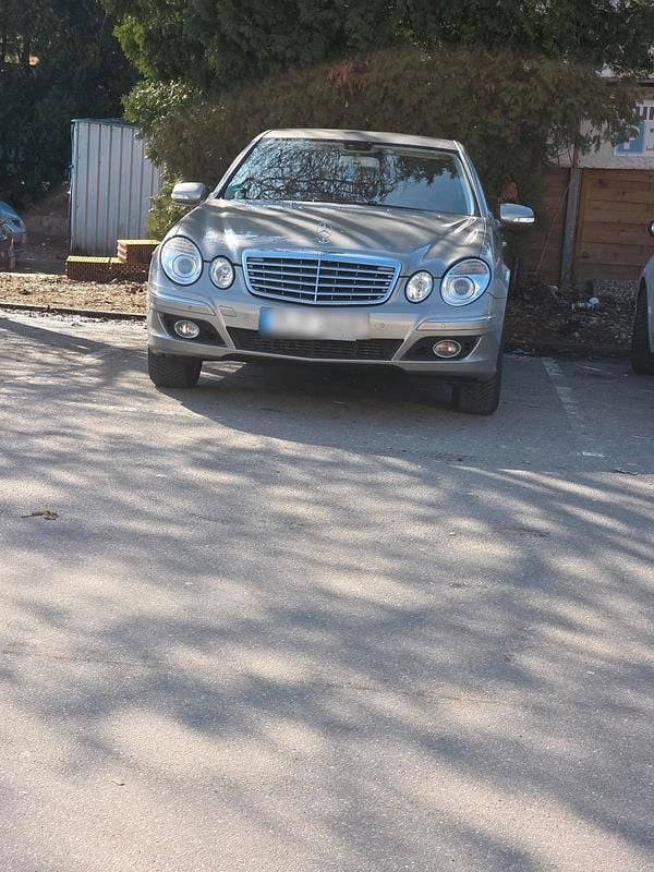 Gebraucht Mercedes E220 Elegance 170 PS (125 kW) 2007 Grau Limousine