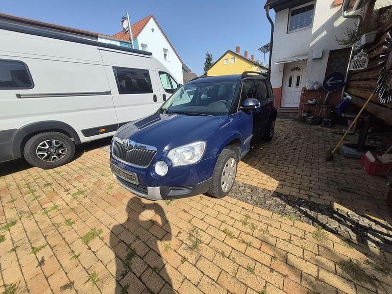 Blau Gebraucht 2012 Skoda Yeti Plus Edition SUV | 5.699 € (Superpreis) - Bild 1/4