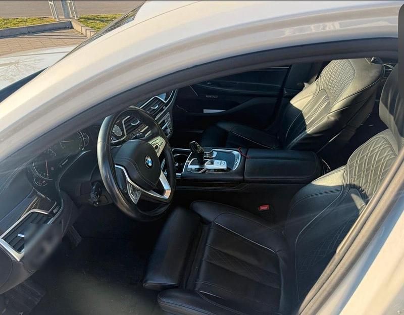 Gebraucht BMW 730 265 PS (194 kW) 2016 Weiß Limousine