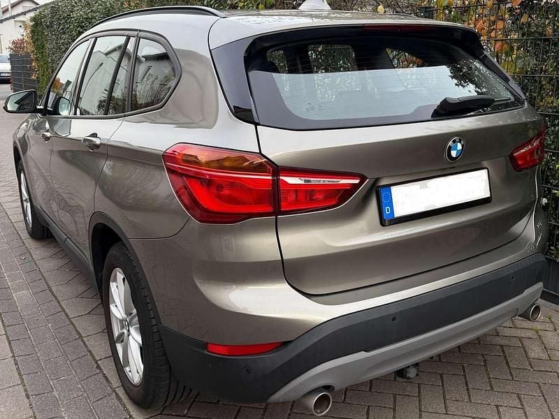 Silber Gebraucht 2019 BMW X1 SUV | 21.200 € (Superpreis) - Bild 1/4