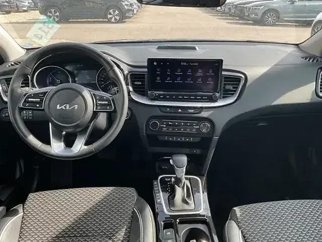 Gebraucht Kia XCeed Spirit 141 PS (103 kW) 2024 (h8g) pentametal met. SUV