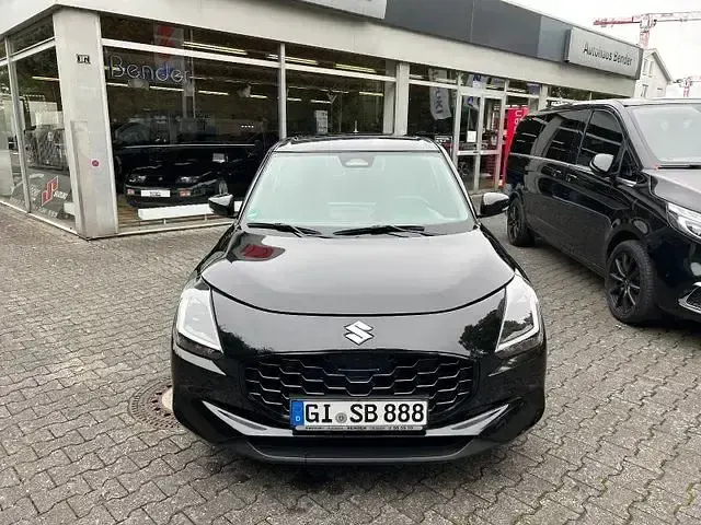 Gebraucht Suzuki Swift Comfort+ 83 PS (61 kW) 2024 Schwarz Kleinwagen