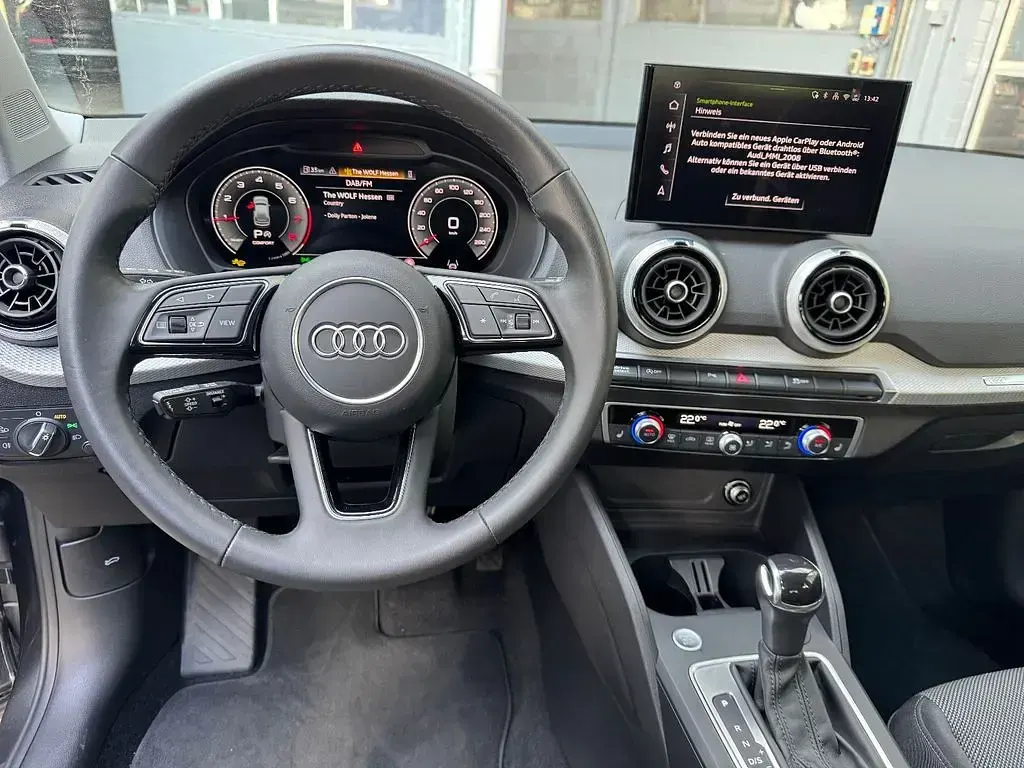 Gebraucht Audi Q2 S-Line 150 PS (110 kW) 2025 Grau SUV
