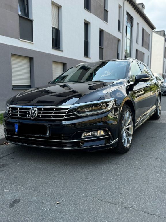 Schwarz Gebraucht 2017 VW Passat R-line Kombi | 22.800 € (Etwas zu teuer) - Bild 1/4