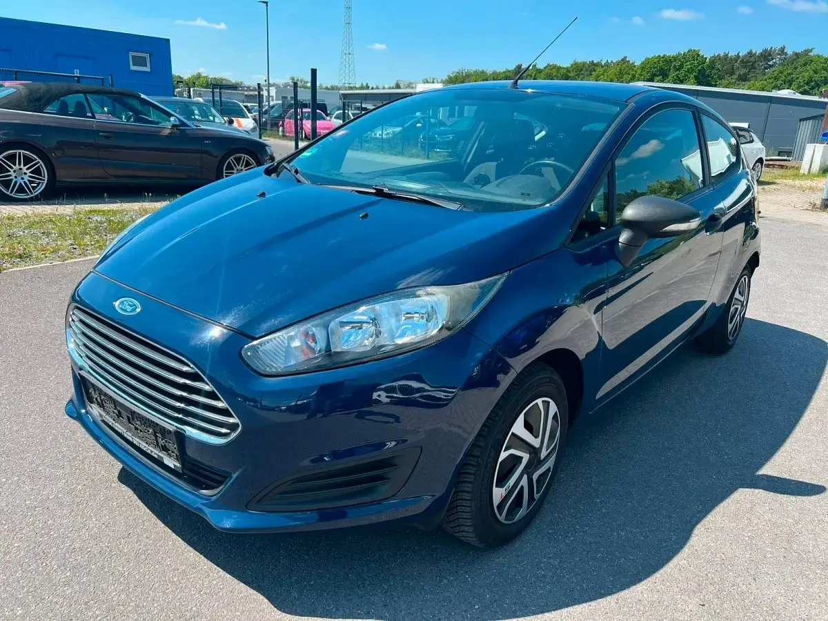 Gebraucht Ford Fiesta Ambiente 60 PS (44 kW) 2013 Blau Limousine