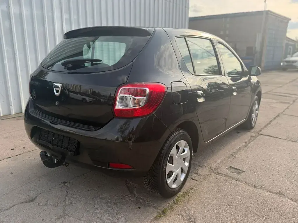 Gebraucht Dacia Sandero 75 PS (55 kW) 2013 Schwarz Limousine
