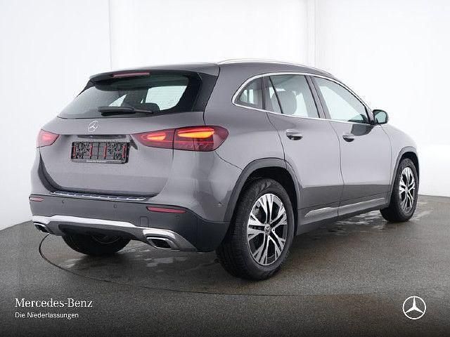 Grau Gebraucht 2024 Mercedes GLA200 Advanced SUV | 37.990 € (Fairer Preis) - Bild 1/4