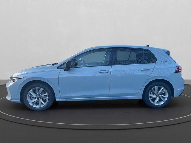 Gebraucht VW Golf VIII Goal 150 PS (110 kW) 2025 Crystal ice blue Limousine