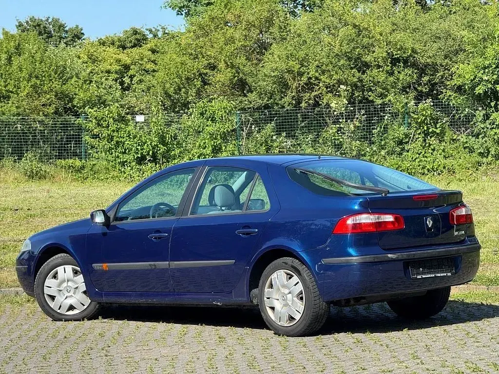 Gebraucht Renault Laguna II Dynamique 135 PS (99 kW) 2004 Blau Limousine