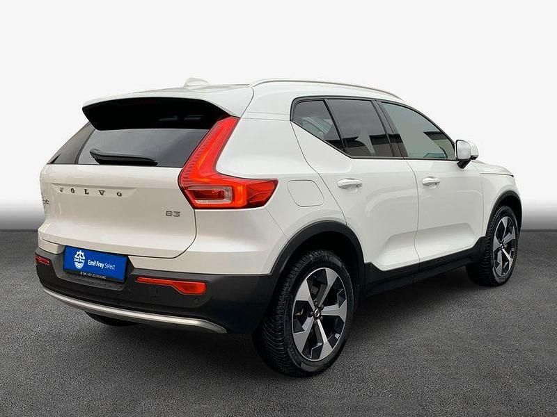 Gebraucht Volvo XC40 Core 163 PS (119 kW) 2024 Crystal weißperleffekt SUV