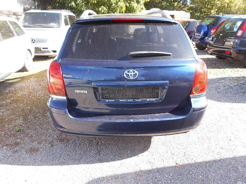 Gebraucht Toyota Avensis 116 PS (85 kW) 2003 Blau Kombi