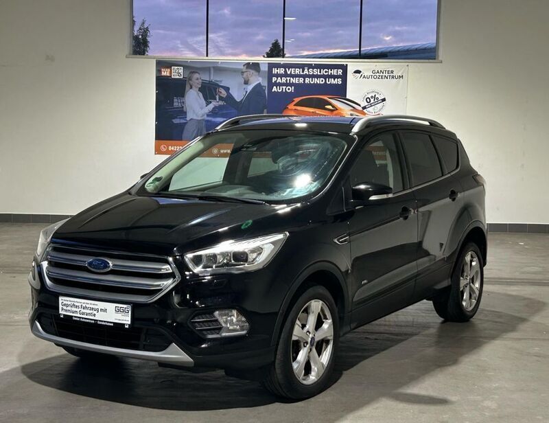 Schwarz Gebraucht 2017 Ford Kuga Titanium SUV | 16.290 € (Etwas zu teuer) - Bild 1/4