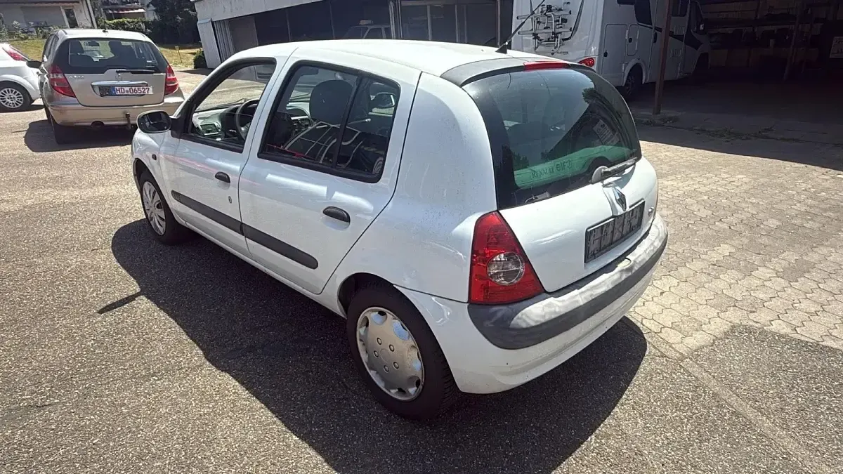Gebraucht Renault Clio II 98 PS (72 kW) 2007 Weiß Limousine