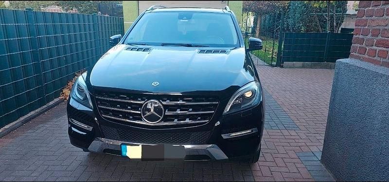 Gebraucht Mercedes ML350 258 PS (189 kW) 2013 Schwarz SUV