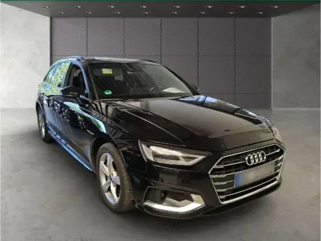 Gebraucht Audi A4 Advanced Plus 204 PS (150 kW) 2023 Brillantschwarz Kombi