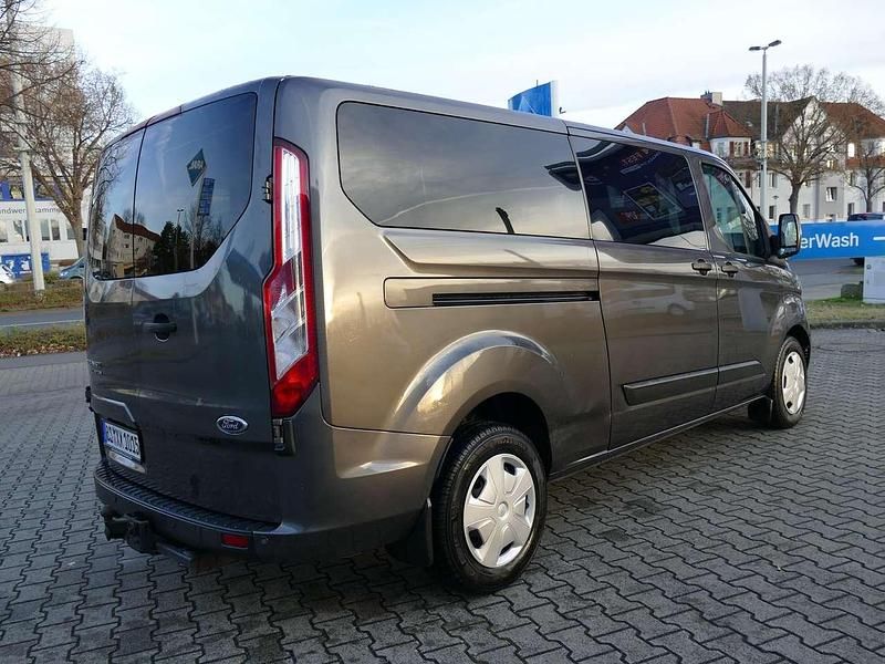 Gebraucht Ford Tourneo Titanium 185 PS (136 kW) 2021 Magnetic Van / Kleinbus