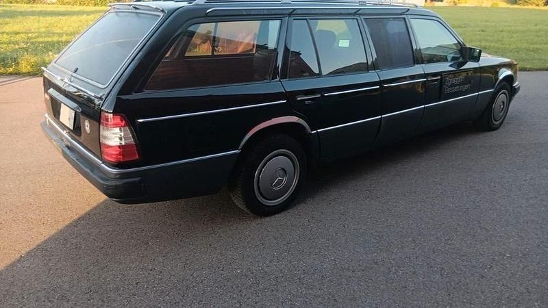 Gebraucht Mercedes 260 160 PS (117 kW) 1992 Schwarz Limousine