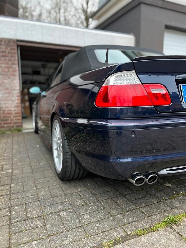 Blau Gebraucht 2004 BMW 330 Cabriolet M Sport Cabrio | 14.600 € - Bild 1/4