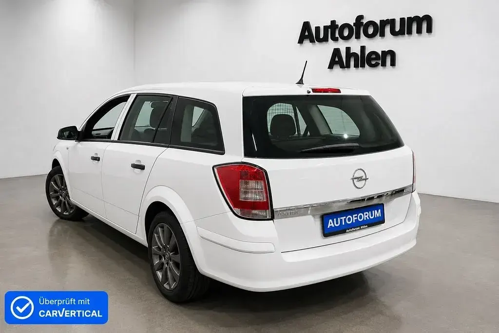 Gebraucht Opel Astra 90 PS (66 kW) 2010 Weiß Limousine