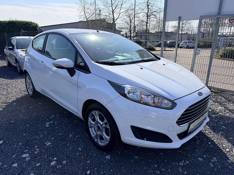 Gebraucht Ford Fiesta SYNC Edition 65 PS (47 kW) 2014 Weiß Kleinwagen
