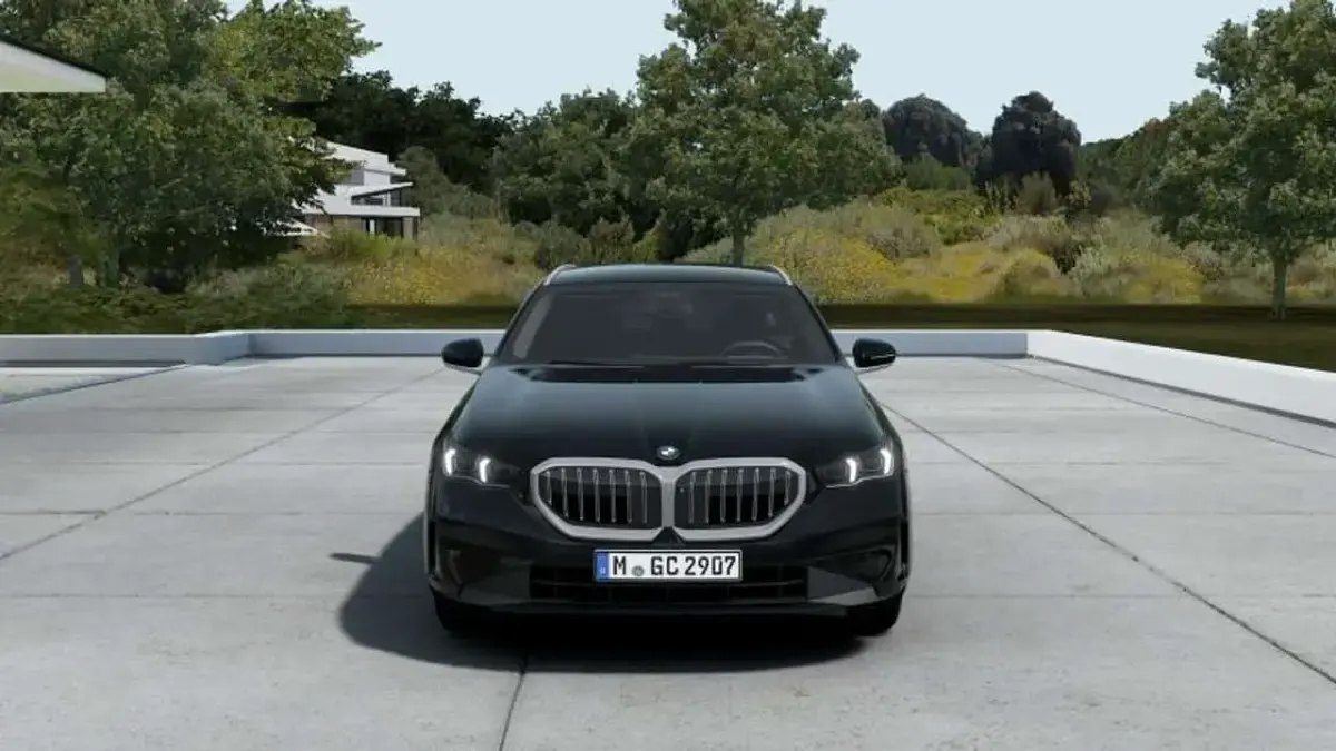 Neu BMW 540 303 PS (222 kW) 2026 Schwarz Kombi
