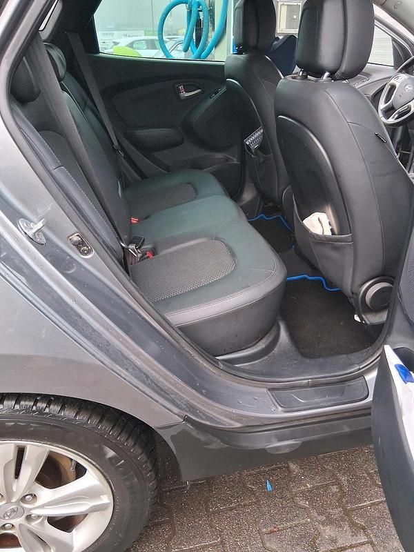 Gebraucht Hyundai ix35 163 PS (119 kW) 2012 Grau SUV