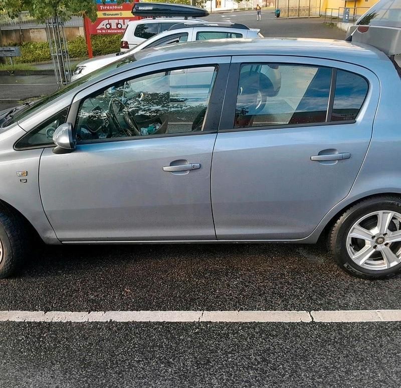 Gebraucht Opel Corsa 86 PS (63 kW) 2010 Silber Kleinwagen