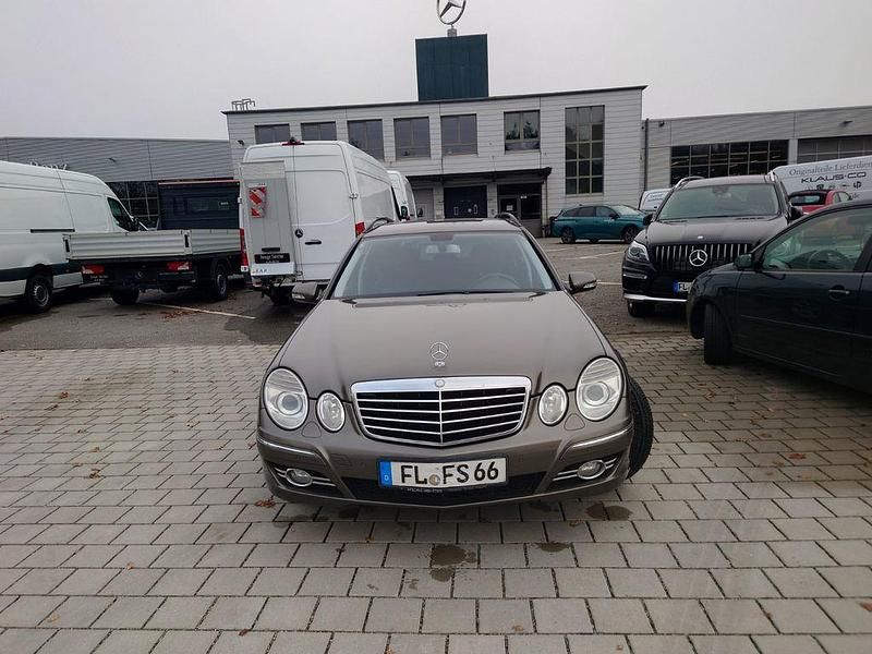 Braun Gebraucht 2008 Mercedes E280 Limousine | 6.499 € (Etwas zu teuer) - Bild 1/4