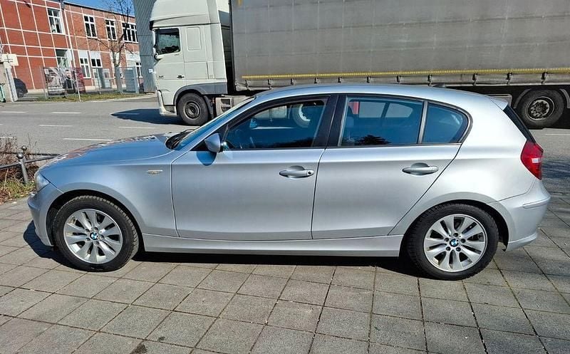 Gebraucht BMW 116 Advantage 122 PS (89 kW) 2008 Silber Kleinwagen
