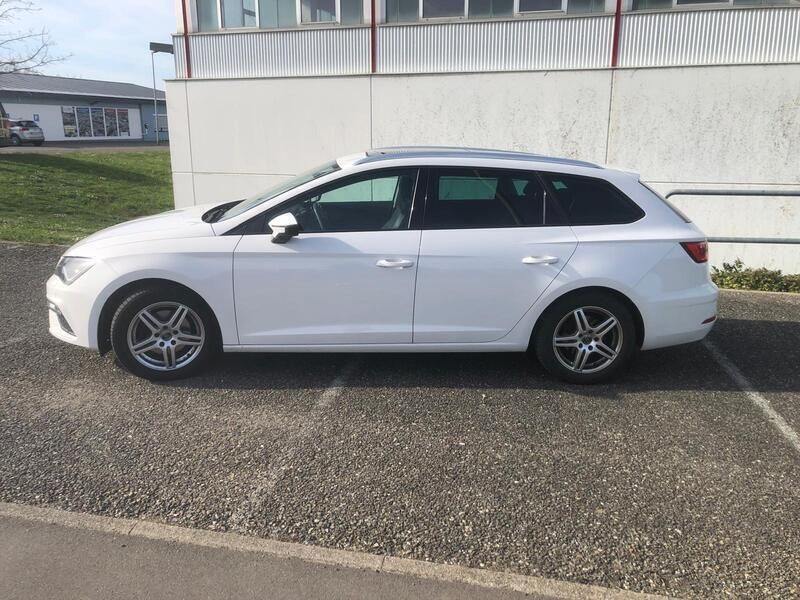 Weiß Gebraucht 2019 Seat Leon ST FR Kombi | 11.000 € - Bild 1/4