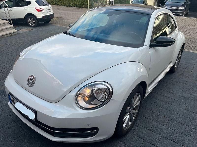 Weiß Gebraucht 2015 VW Beetle CLUB Limousine | 12.500 € (Guter Preis) - Bild 1/4