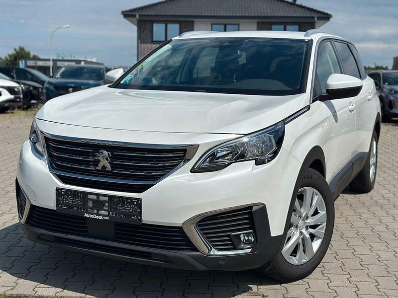 Weiß Gebraucht 2019 Peugeot 5008 Van / Kleinbus | 13.804 € (Superpreis) - Bild 1/4