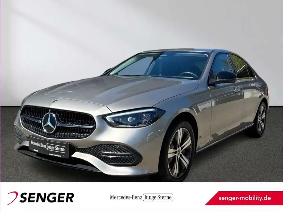 Gebraucht Mercedes C300 Avantgarde 258 PS (189 kW) 2021 Limousine