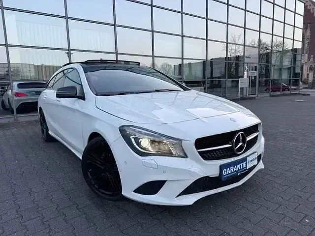 Gebraucht Mercedes CLA180 Shooting Brake 122 PS (89 kW) 2015 Weiß Kombi
