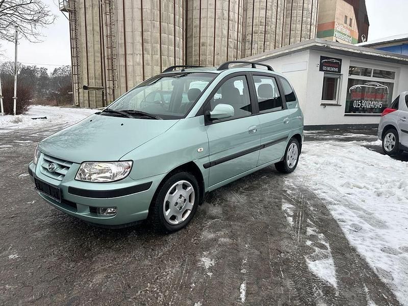 Grau Gebraucht 2005 Hyundai Matrix GLS Van / Kleinbus | 2.490 € (Fairer Preis) - Bild 1/4