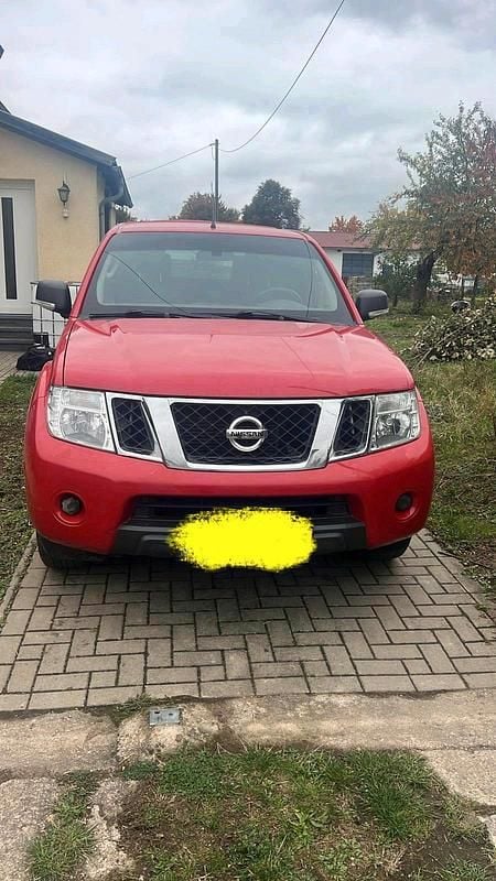 Rot Gebraucht 2011 Nissan Navara Abholung | 5.200 € - Bild 1/4