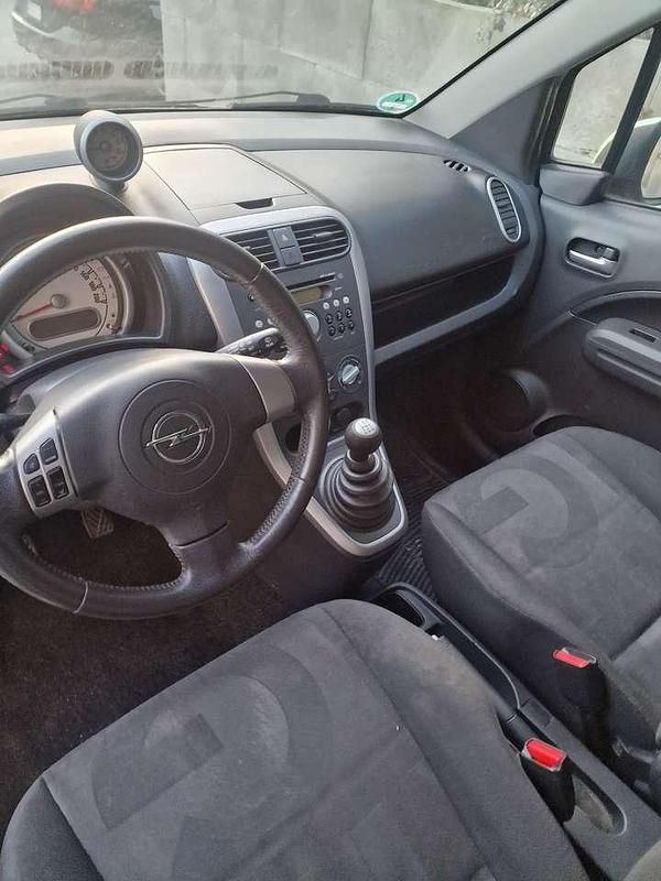 Gebraucht Opel Agila Edition 86 PS (63 kW) 2009 Grün Kleinwagen